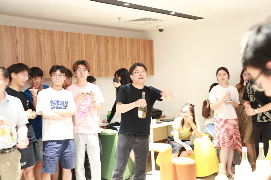 夏日晚会结束.png